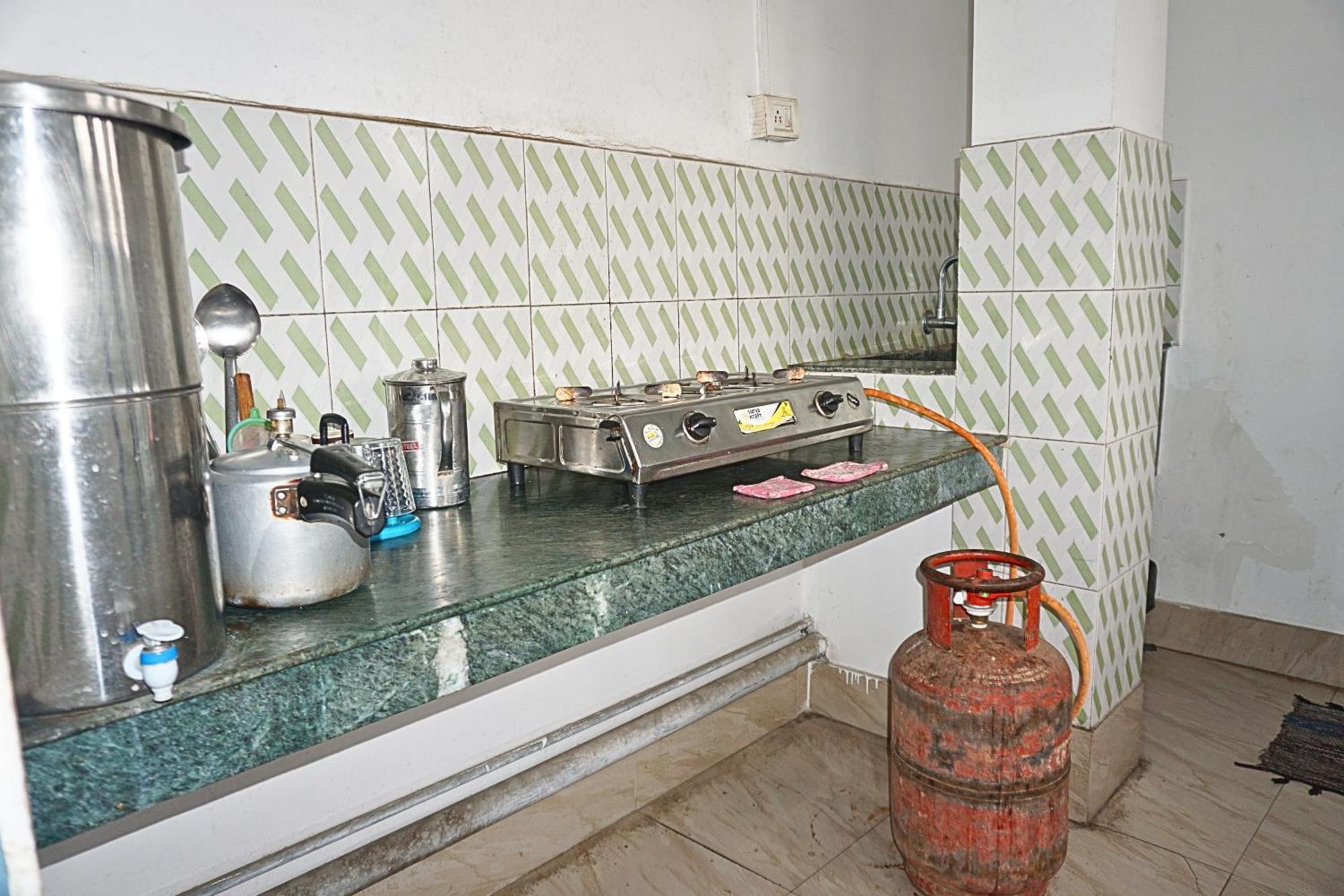 Taj Residency Holiday Homestay -Entire 1Bhk & 2Bhk Private Apartments -Call 767Ooo54Oo Jorhāt エクステリア 写真