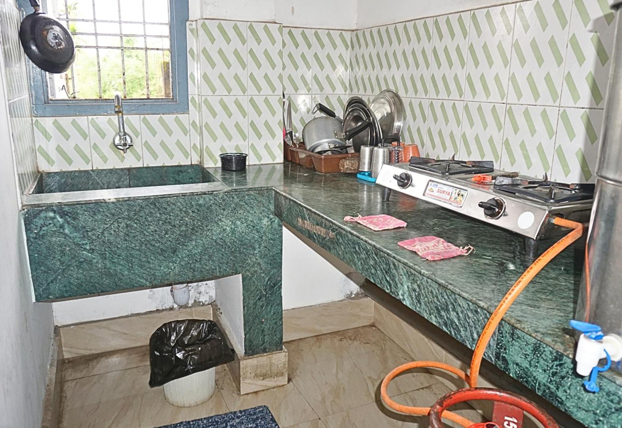 Taj Residency Holiday Homestay -Entire 1Bhk & 2Bhk Private Apartments -Call 767Ooo54Oo Jorhāt エクステリア 写真