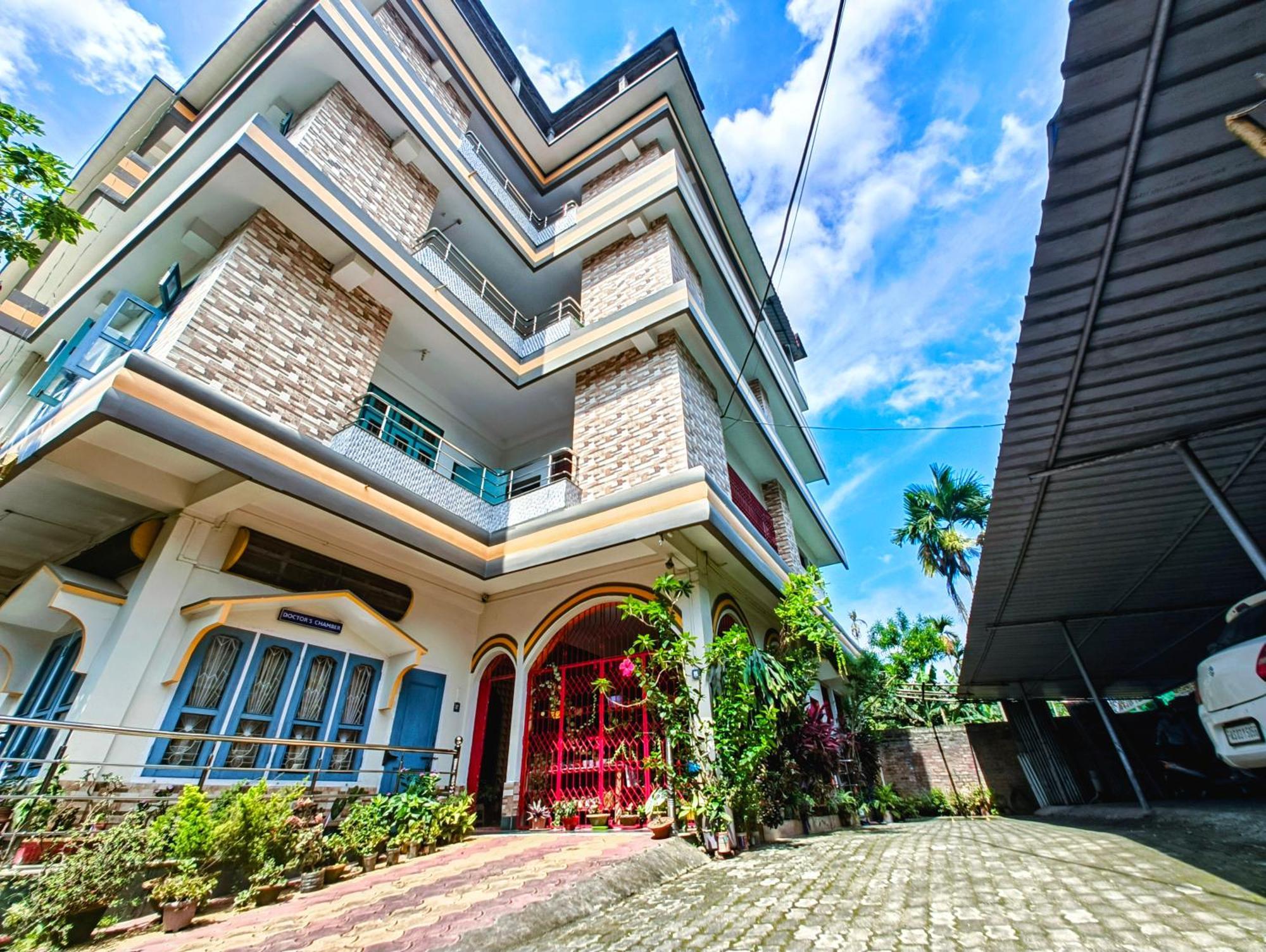 Taj Residency Holiday Homestay -Entire 1Bhk & 2Bhk Private Apartments -Call 767Ooo54Oo Jorhāt エクステリア 写真